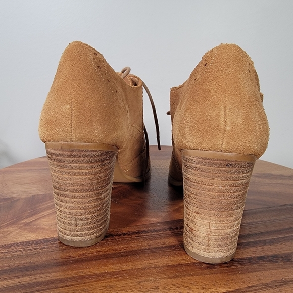 Steve Madden Women's Tan Suede Oxford Heels Size 6.5 Wood Block - Picture 4 of 13